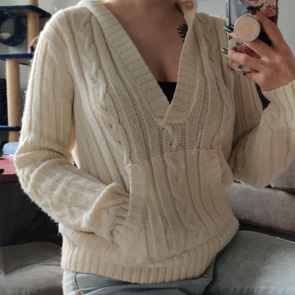 White Hooded Aeropostale Sweater, Size L